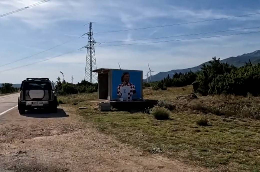 U grubom kraju nedaleko od Novigradskog mora "niknuo" mural koji veseli srca!