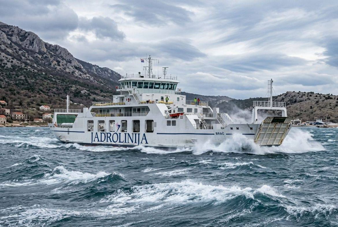 TRAJEKT KAO OGLEDALO DRŽAVE Bilješka pomorca, kao putnika, s linije Brestova – Porozina