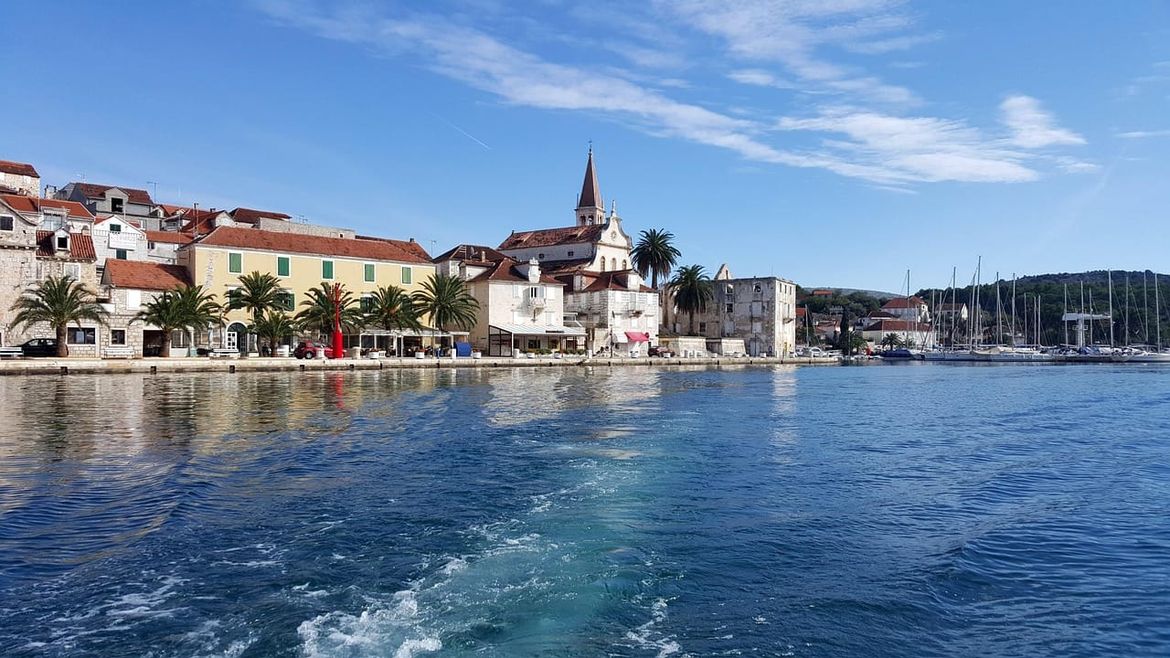 I danas većinom vruće, ali poslijepodne na kopnu nestabilno