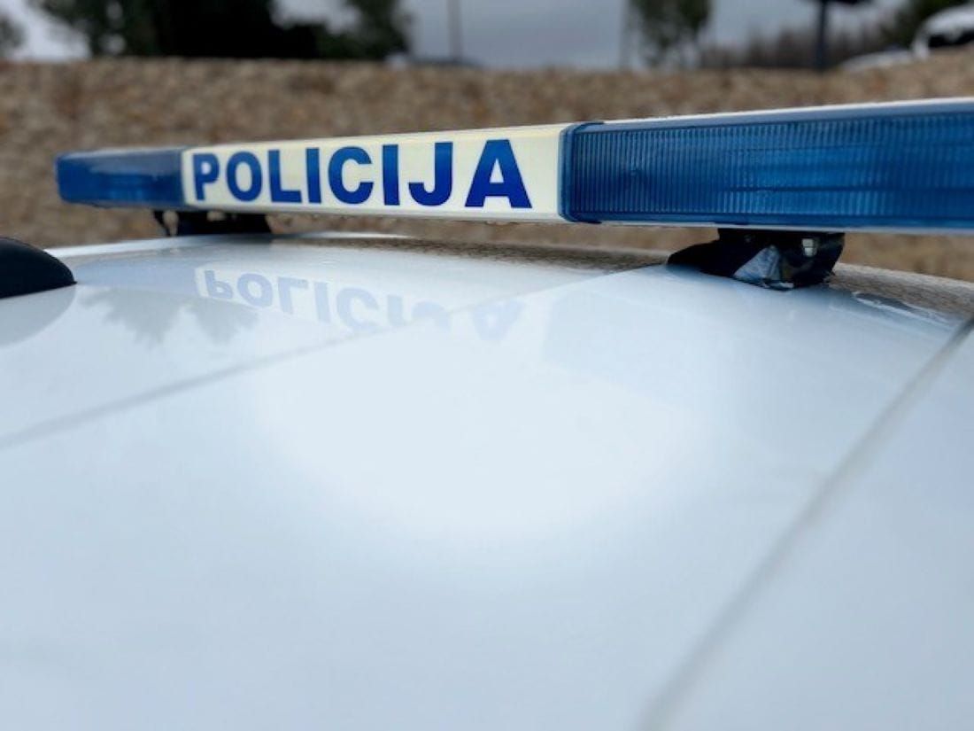 Zadarski policajac hrabro priskočio u pomoć osobi u požaru