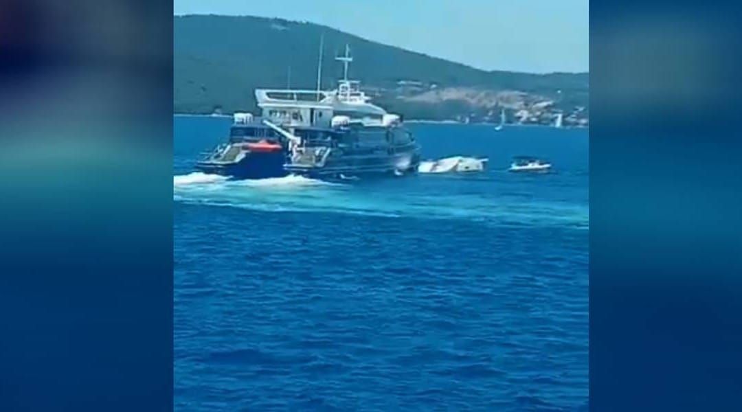 VIDEO: UŽAS U SPLITSKIM VRATIMA Sudarili se katamaran i jedrilica koja je odmah POTONULA! Ima ozlijeđenih osoba, hitne službe tragaju za nestalima!