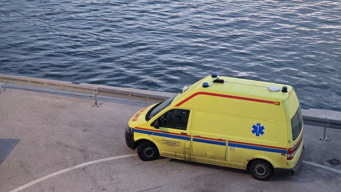 TRAGEDIJA NA ČIOVU: Motociklist podlegao ozljedama nakon stravičnog sudara s teretnjakom u Slatinama