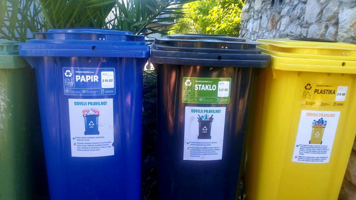 EKOLOGIJA Projekt razvrstavanja otpada na Drveniku Velom: Postavljeni spremnici na šest lokacija"