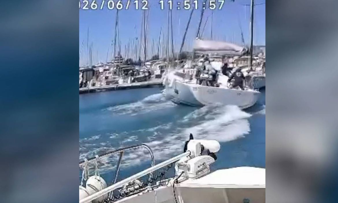 „ODJEDNOM JE POČEO JURITI PUNIM GASOM!“ Oglasio se češki skiper nakon šokantne snimke iz kaštelanske marine: Evo što se zapravo dogodilo!