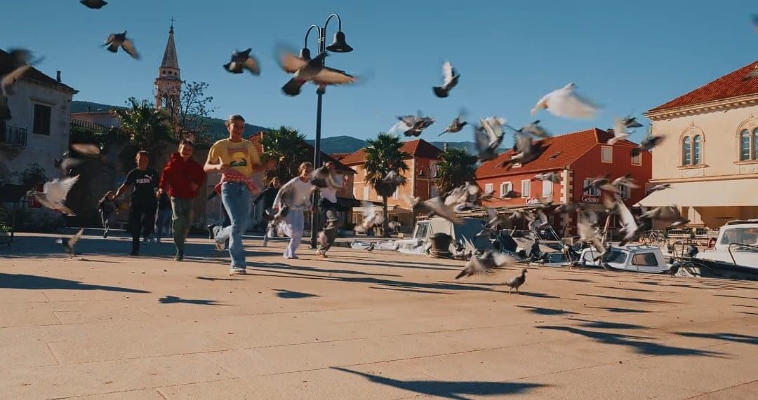 Dječji festiVAL Jelsa dobio himnu: „Mali val“ slavi snove, zajedništvo i ljepotu otoka