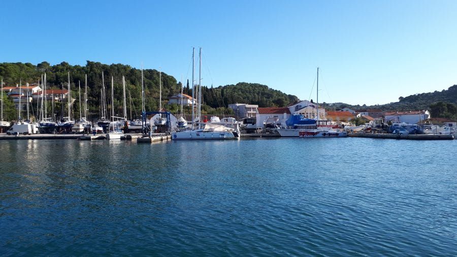 ČETIRI PONUDE ZA MARINU VELI IŽ: U utrci lokalni poduzetnici, stranci i bivši nogometaš, no pravne zapreke i dalje vise u zraku