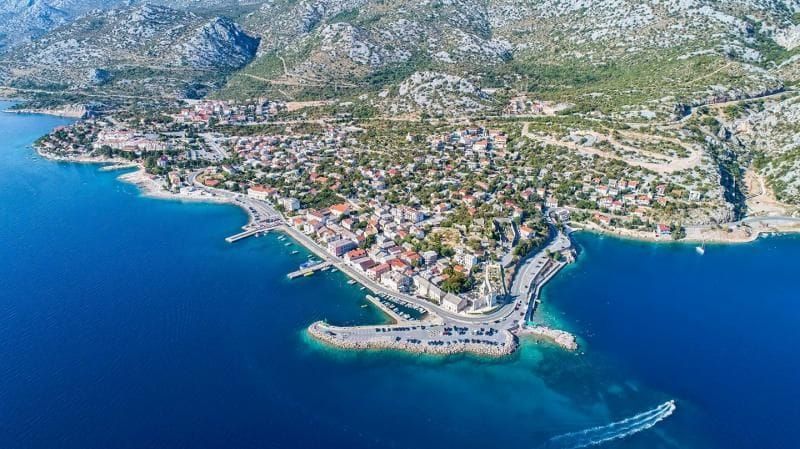 Tri Mađara opljačkala poštu u Karlobagu, uhićeni za pola sata!