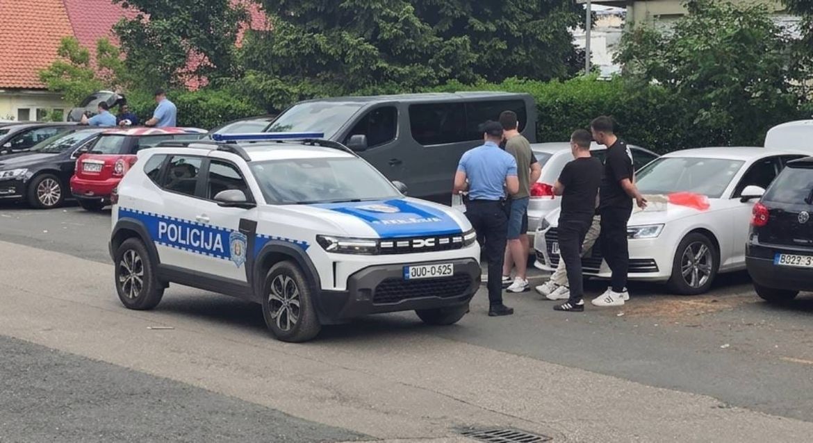 SKANDAL NA GRANICI: Službenim kombijem Granične policije BiH švercali namještaj za privatnu vikendicu u Hrvatskoj