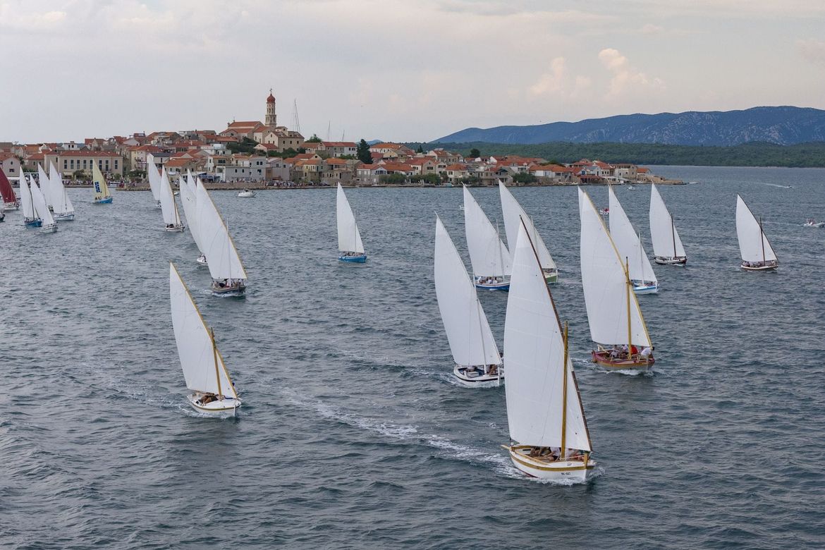 24. REGATA ZA DUŠU I TILO: Betina slavi tradiciju, drvenu brodogradnju i međunarodno prijateljstvo