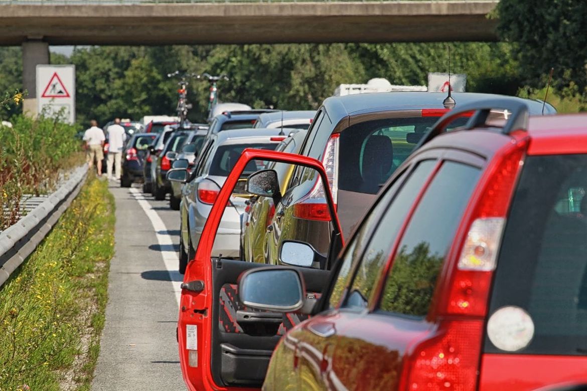 Kilometarske kolone i nesreće, prekinuta katamaranska linija za Pag, a na A1 uočena i – srna!