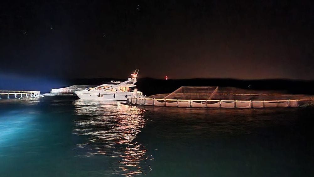 Slovenski nautičar 15-metarskim brodom udario u ribogojilište kod Dugog otoka