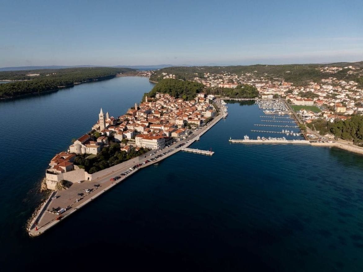 NEMIR NA OTOKU Rab dodatno testira vodu zbog otpada iz Gospića