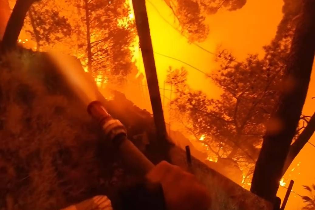 STRAŠNO SRCE POŽARA Objavljen dramatičan video borbe "prsa o prsa" s vatrenim užasom kod Omiša