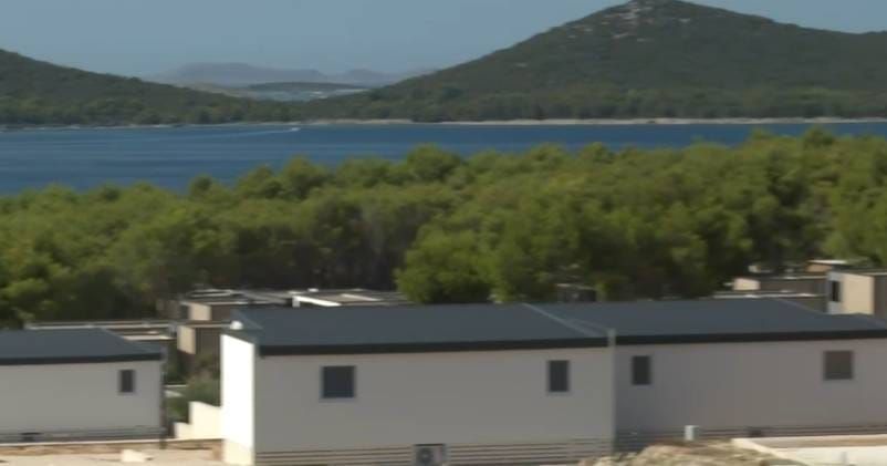 USRED SEZONE Zatvoren ilegalni kamp u Dragama: "Tu nije kraj!"