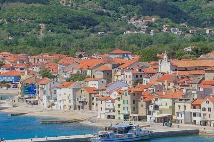 Smrtno stradao mopedist u Baškoj