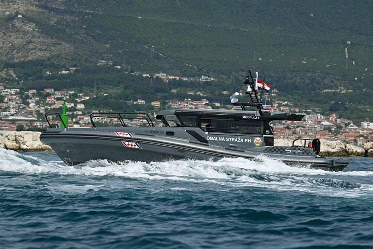 Shadow Nautics uz Omiš: Brodograditelj iz Šibenika donira 20.000 eura Gradu Omišu i DVD-u Omiš