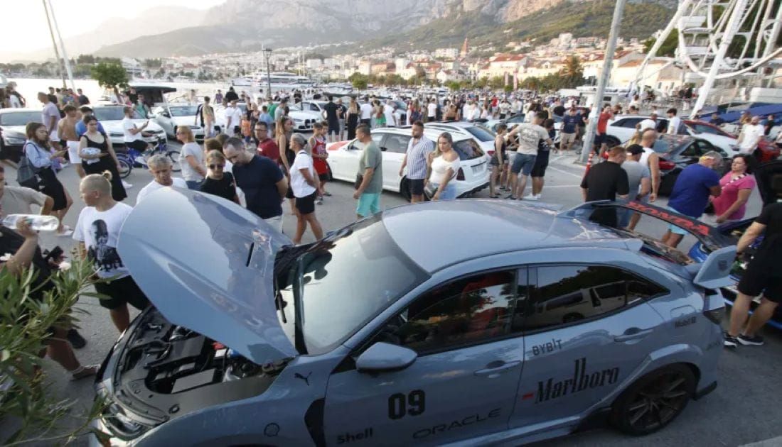 U nedjelju privremeno zatvaranje dijela rive zbog održavanja manifestacije Makarska Car Show