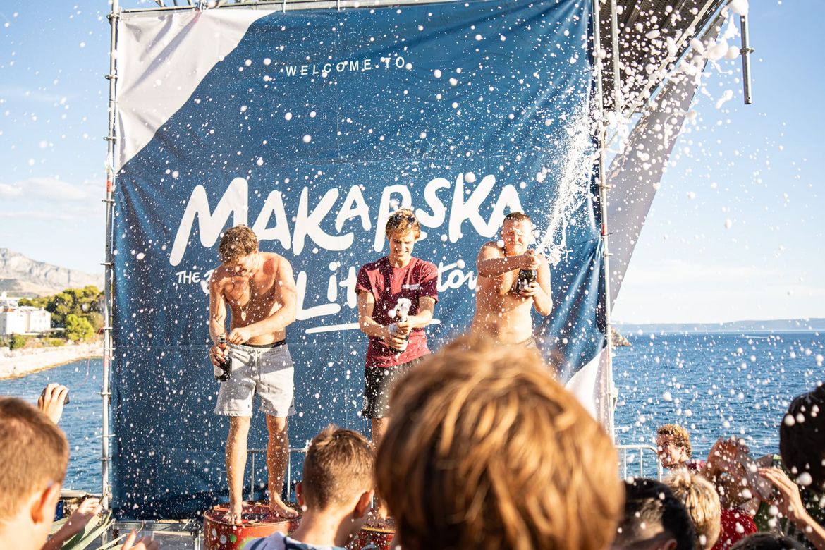 Let iznad Grote: "Vikend u kojem je Makarska zadržavala dah"