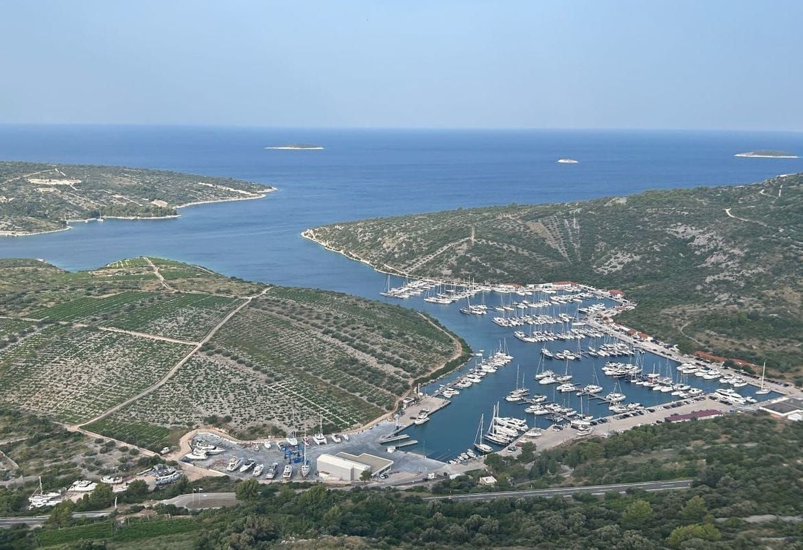 Uhićen moćni Mađar, vlasnik hotela i marine u Primoštenu
