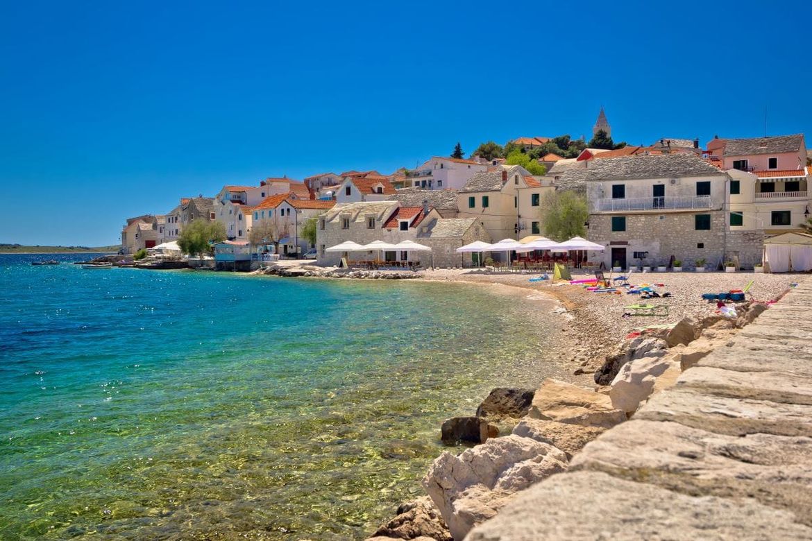 Ugodne kasnoljetne temperature i pretežno sunčano vrijeme na Jadranu
