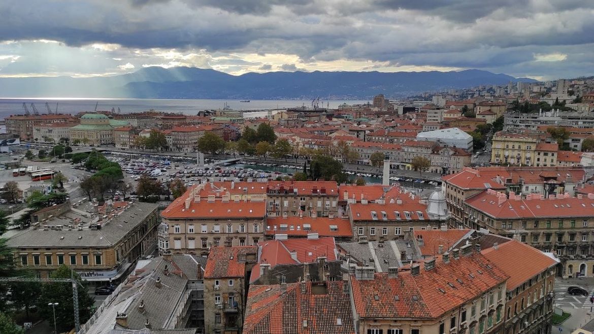 Sjeverni Jadran na udaru lokalnih pljuskova, na jugu i do vrućih 34 °C