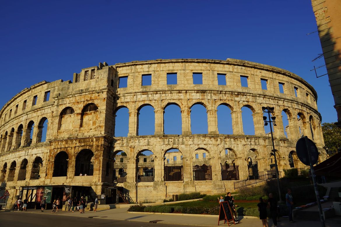 Pula: 32. Sa(n)jam knjige u Istri pod motom "La vita bella"
