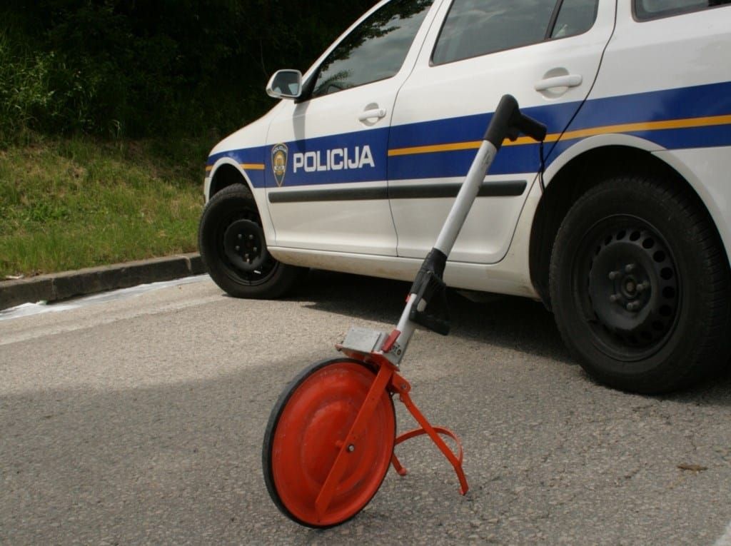 Autobus sa školskom djecom sletio s ceste u Istri