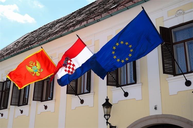 Crna Gora popustila pred zahtjevima RH: "Preimenovala bazen u Kotoru, odobrena spomen - ploča hrvatskim zatočenicima u Morinju "