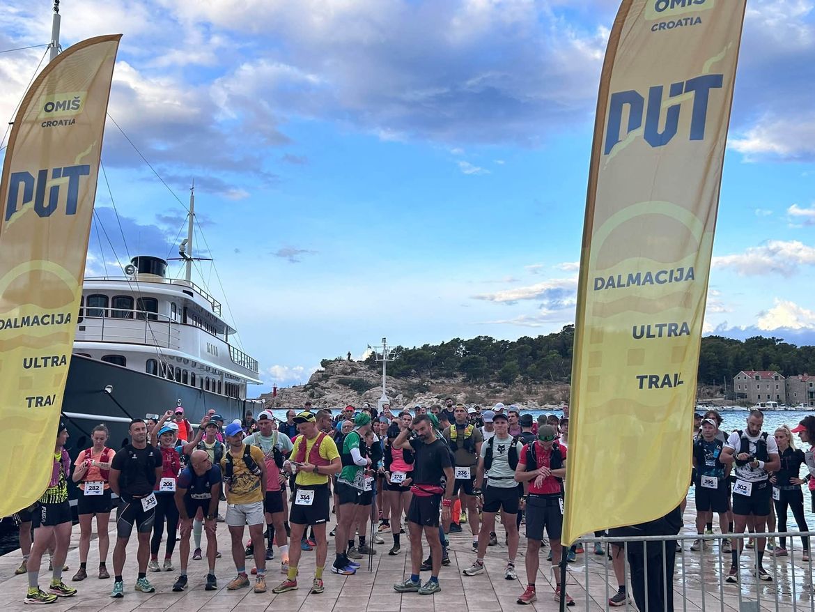 MAKARSKA Krenula utrka Dalmacija Ultra Trail: "56 kilometara do Omiša"