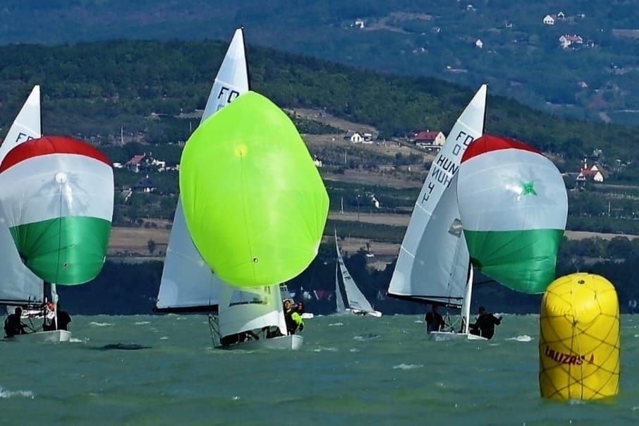 Hrvatske posade u klasi Flying Dutchman uspješno testirale formu na Balatonu, a jedra sele u Pulu!