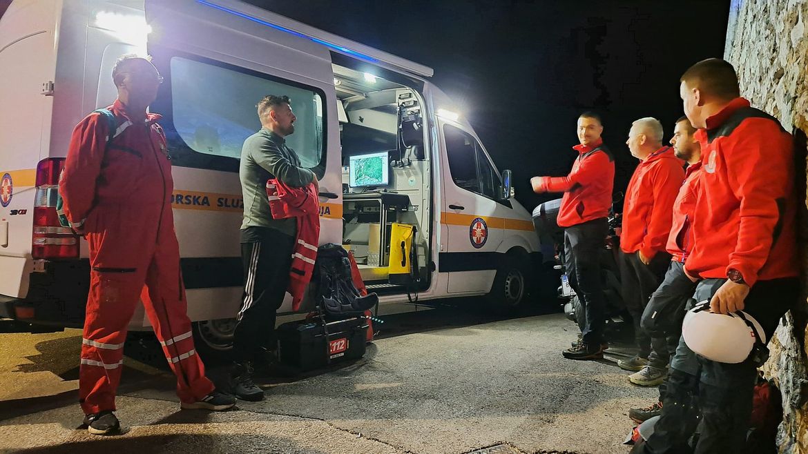 BRZA INTERVENCIJA NA MOSORU: Nestali 24-godišnji turist pronađen nakon višesatne potrage
