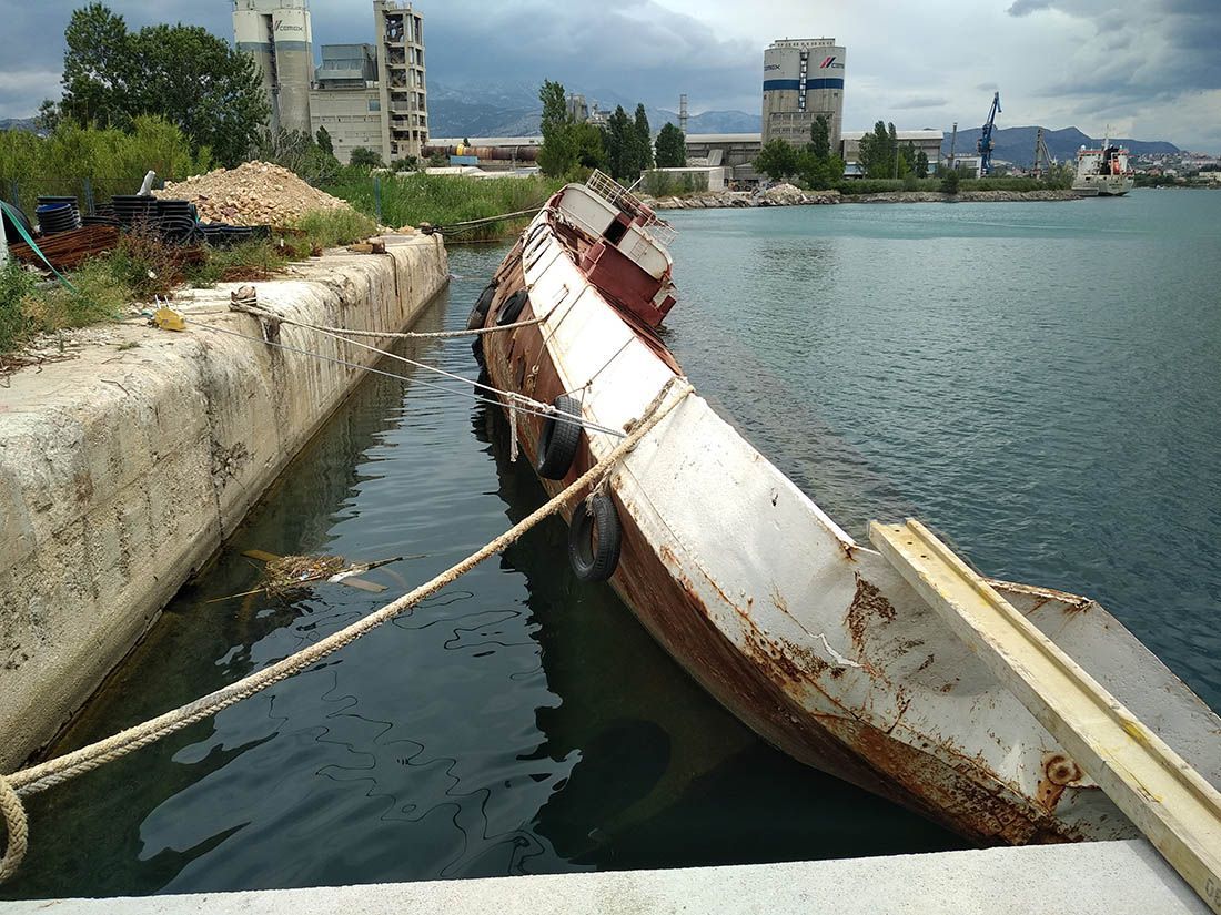 UZALUDNI POKUŠAJI IZVLAČENJA Brod Istranka, kulturno dobro, opet na dnu