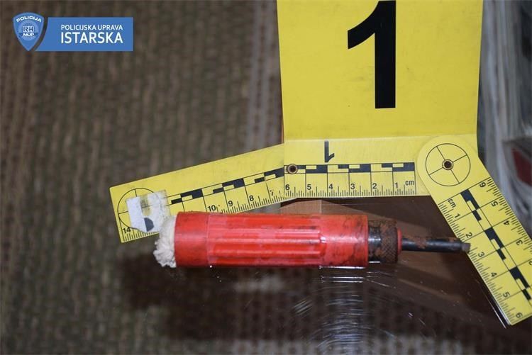 POREČ Deset godina oštećivao automobile turistima iz Srbije – Policija ga prijavila zbog zločina iz mržnje