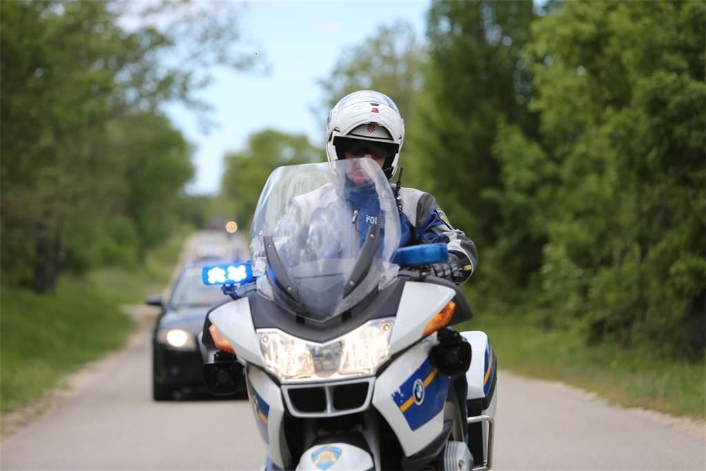 Akcija kontrole prometa na Hvaru – Smanji brzinu i guštaj u litu!