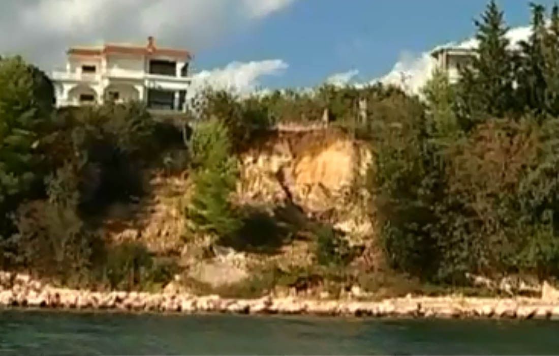 Nakon poplave i odrona, ovi stanovnici u Posedarju strahuju od urušavanja kuća