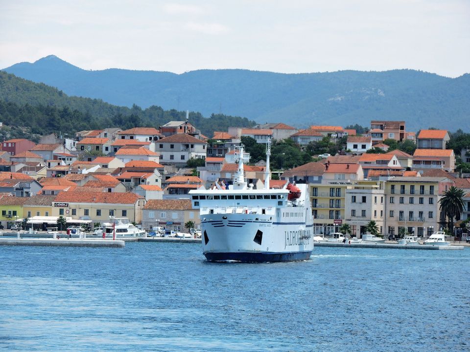 Jadrolinija iz Vele Luke u ponedjeljak šalje zamjenski trajekt