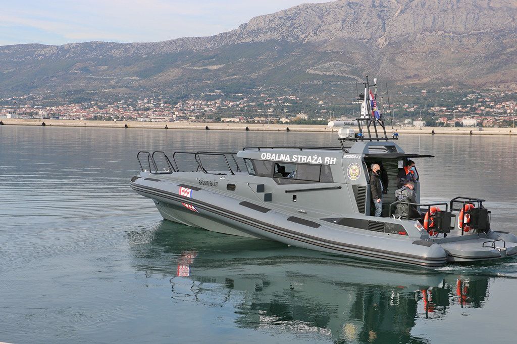 BRZI MORSKI STROJEVI Hrvatskoj ratnoj mornarici predani na korištenje gliseri M-46