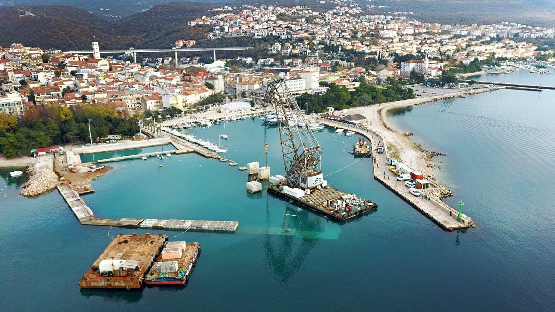 Nazire se nova vizura crikveničke rivijere – Postavljeno 2/3 betonskih blokova