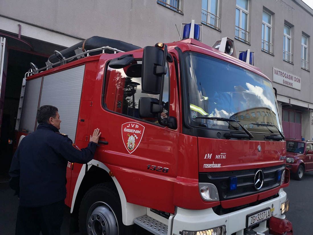Šibenski tim za spašavanje iz ruševina krenuo za nastradalu Petrinju