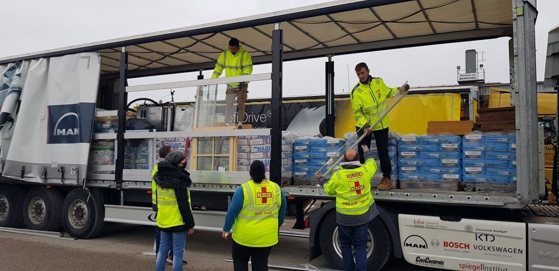 U bazu ronilaca stigao humanitarni konvoj  iz njemačke pokrajine Bayern za pomoć Baniji
