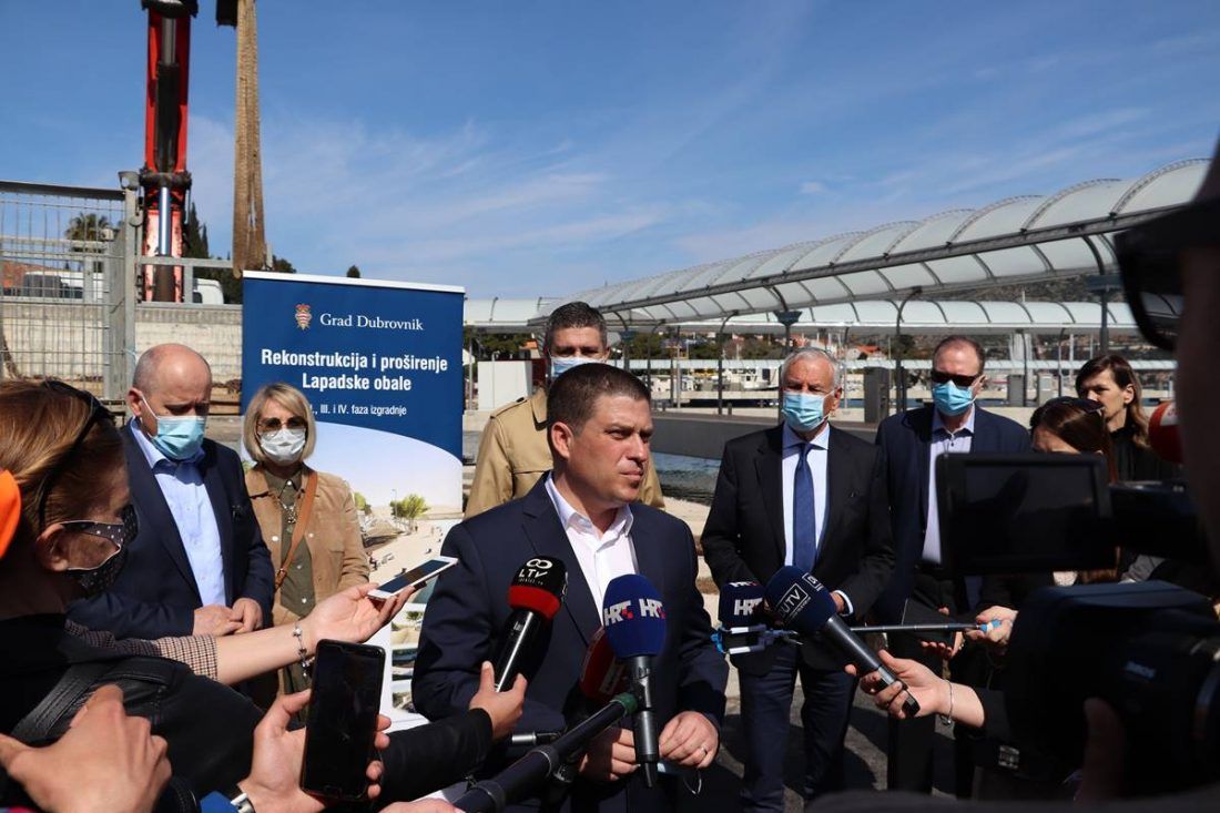 BUTKOVIĆ U DUBROVNIKU “Za obnovu lučke infrastrukture na raspolaganju je više od milijarde kuna”