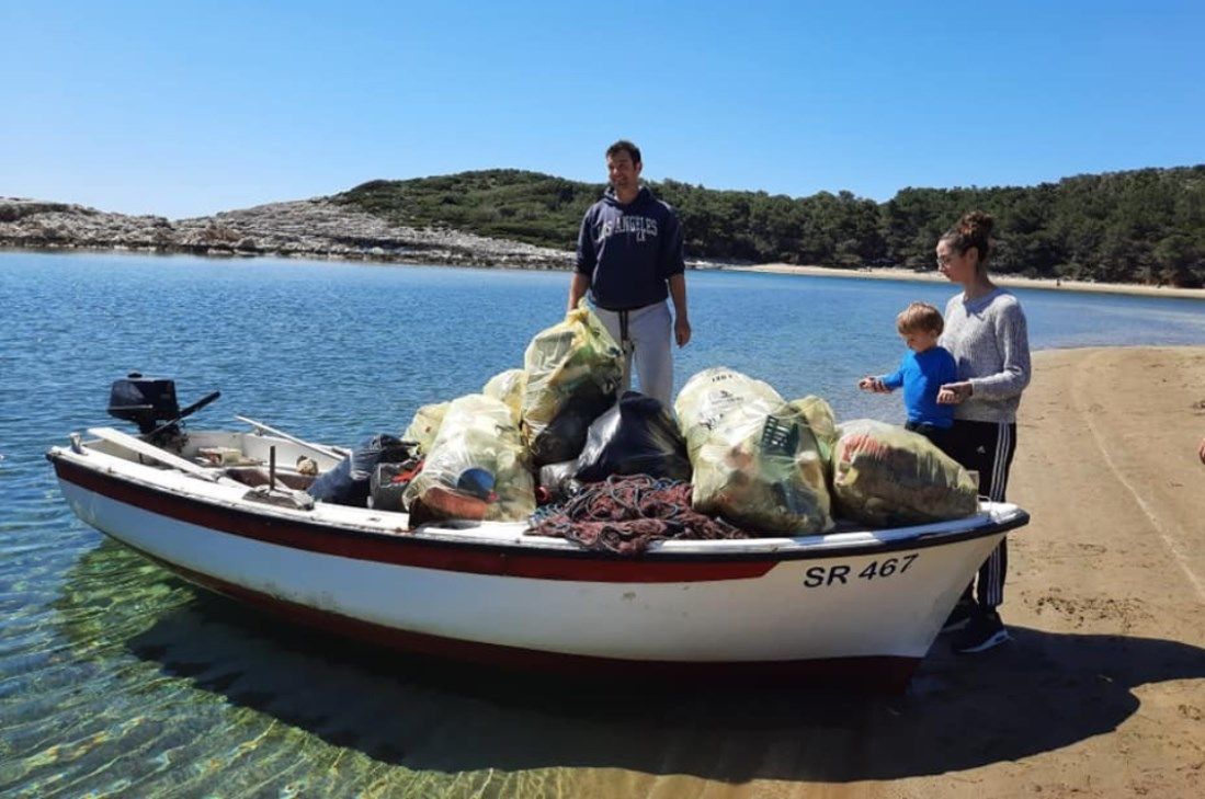 KAD TI JE STALO: Posjetitelji i volonteri na Mljetu očistili plaže od plastičnog otpada