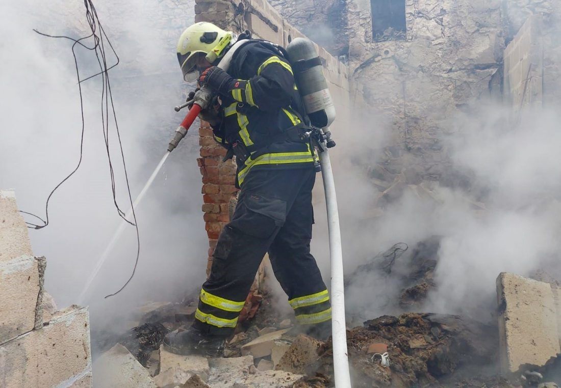 Obavljeni očevidi požara u Rijeci i Unijama, ozlijeđena jedna osoba