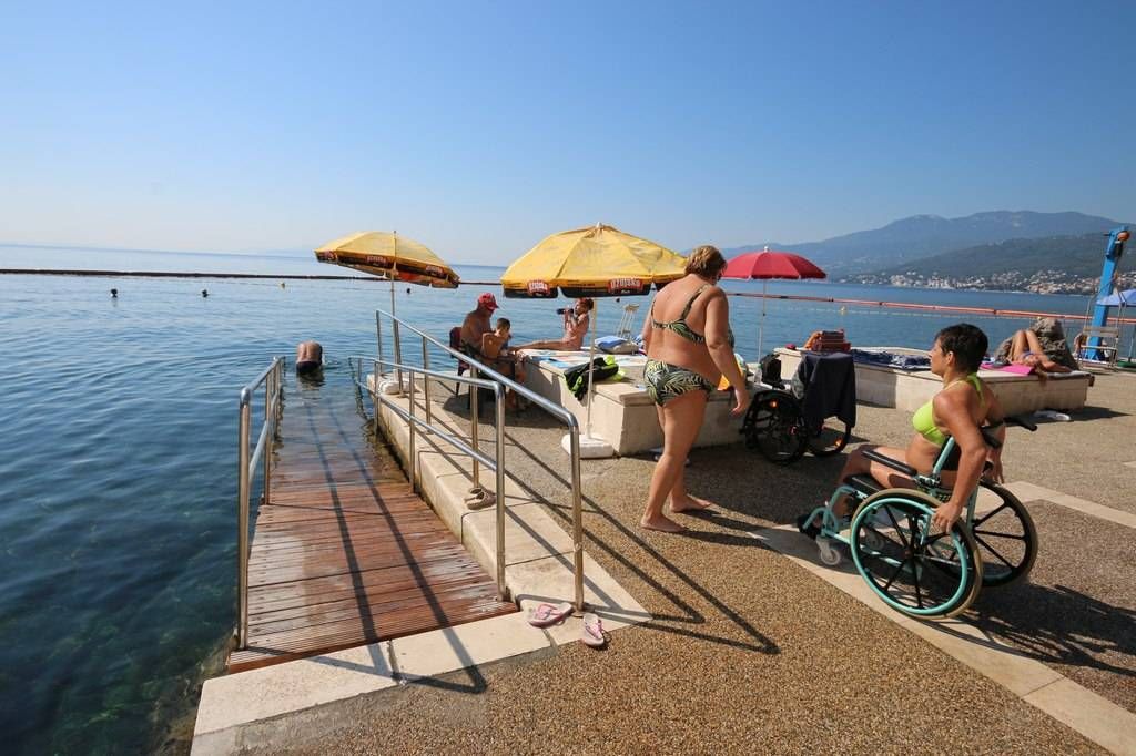 KOSTANJ Najstarija plaža za osobe s invaliditetom u Hrvatskoj, danas je i jedna od najopremljenijih