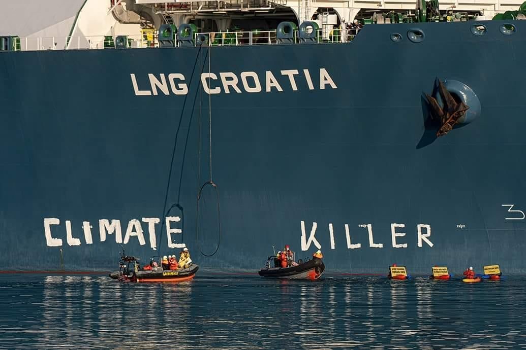 Kako je uopće Greenpeace uspio ući u zonu strogo zabranjene plovidbe? Doznajemo detalje…