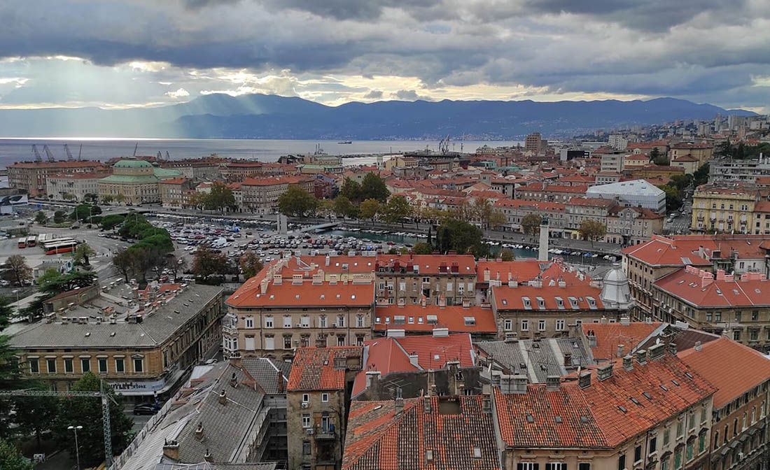 HAK: Prometna nesreća u Rijeci otežava promet na Jadranskoj magistrali