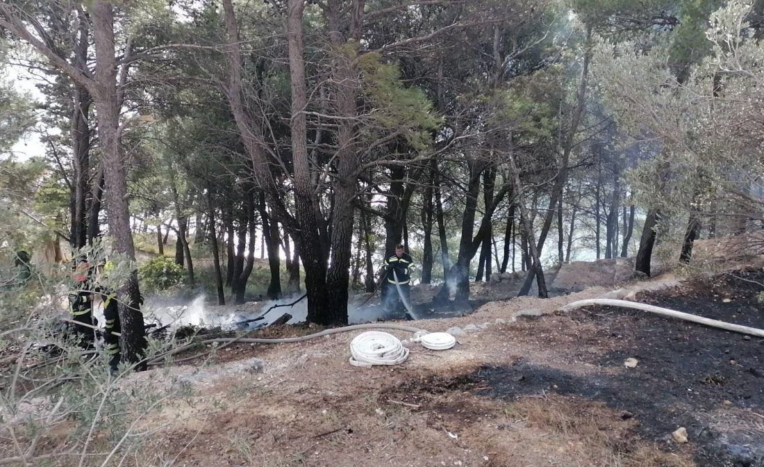 DOBRE VIJESTI IZ LOKVE ROGOZNICE Veliki požar napokon stavljen pod kontrolu