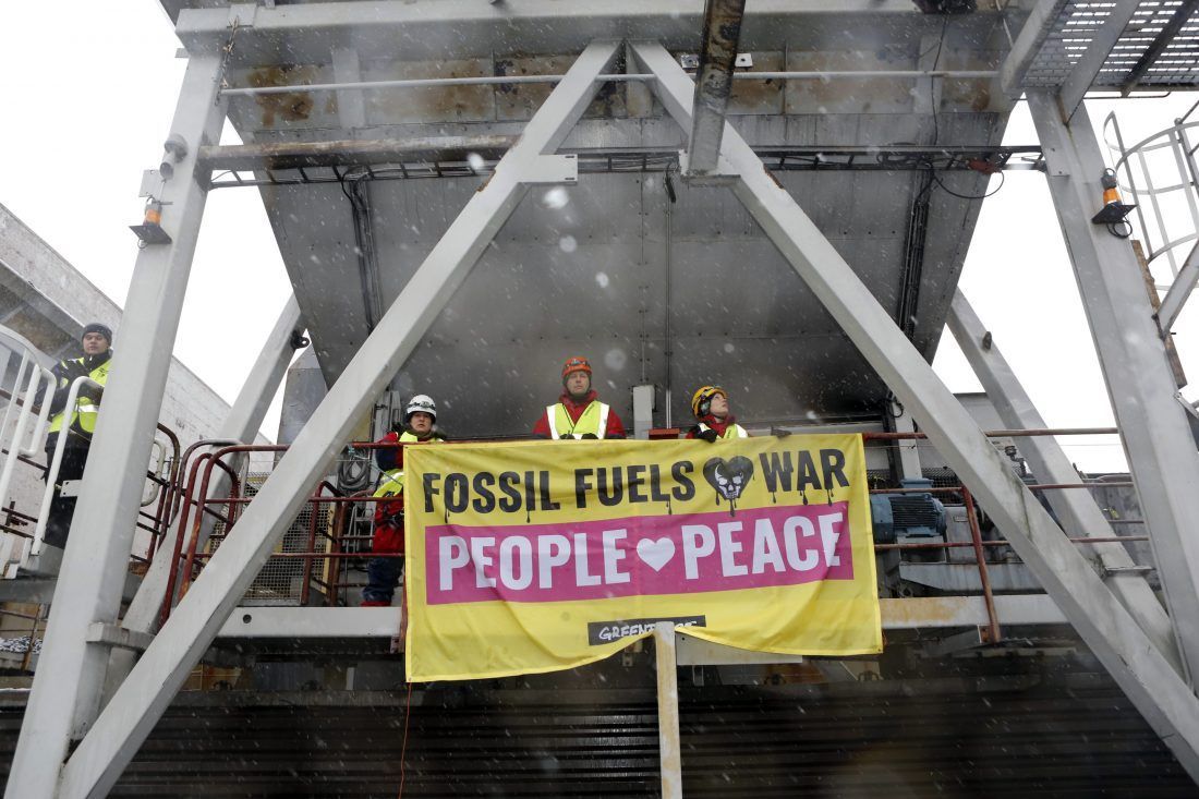 Aktivisti Greenpeace pokušali spriječiti istovar ruskog ugljena u Helsinkiju
