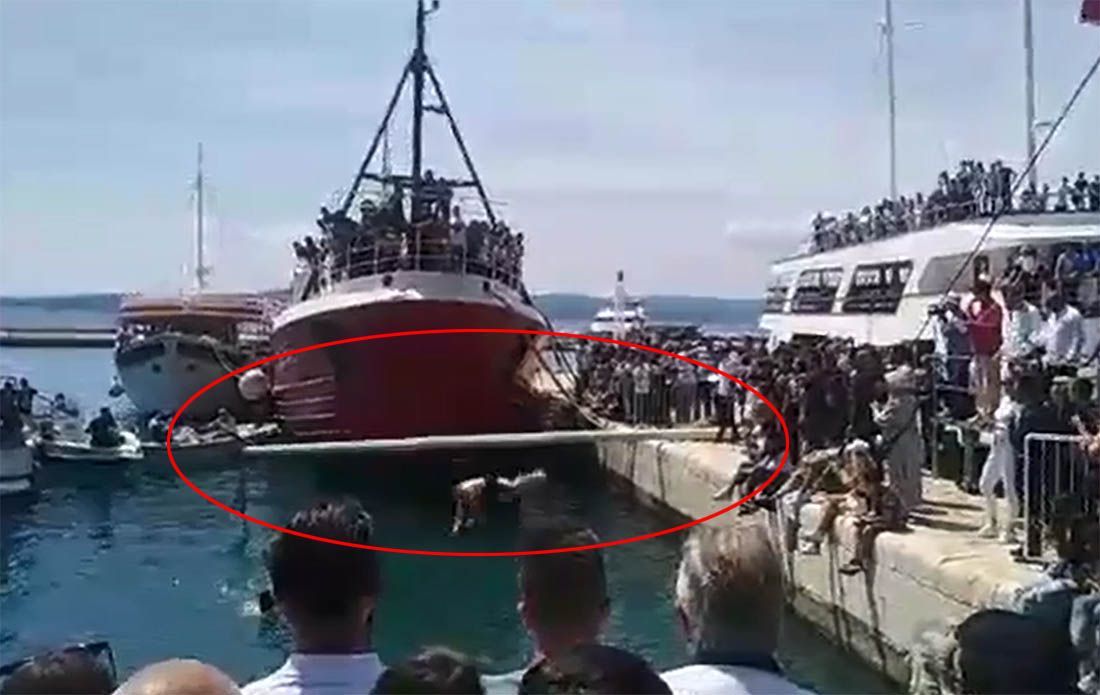 VIDEO Zabavni običaj “vatanja janjčića” u Baškoj Vodi