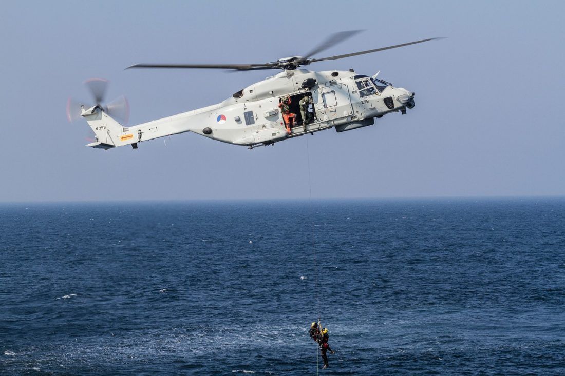 FOTO Nautičari doživjeli havariju – Pronašli ih na izoliranoj bovi
